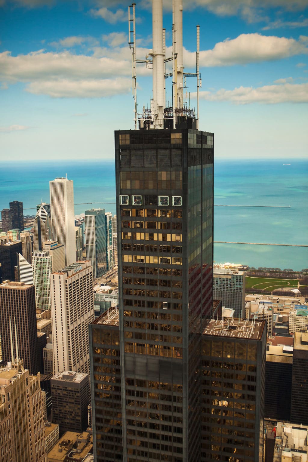 our location skydeck willis tower central loop hotel chicago